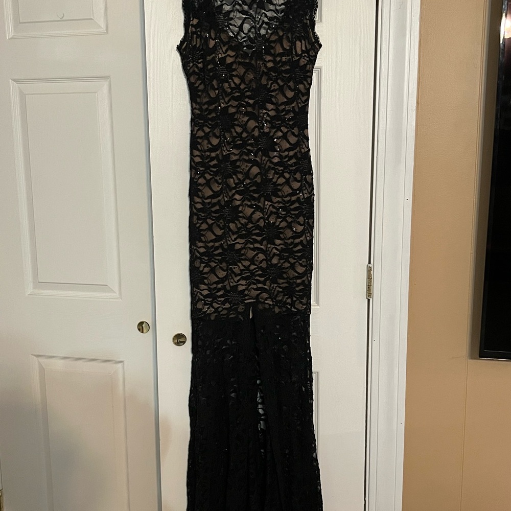 Windsor Black Lace Prom Dress